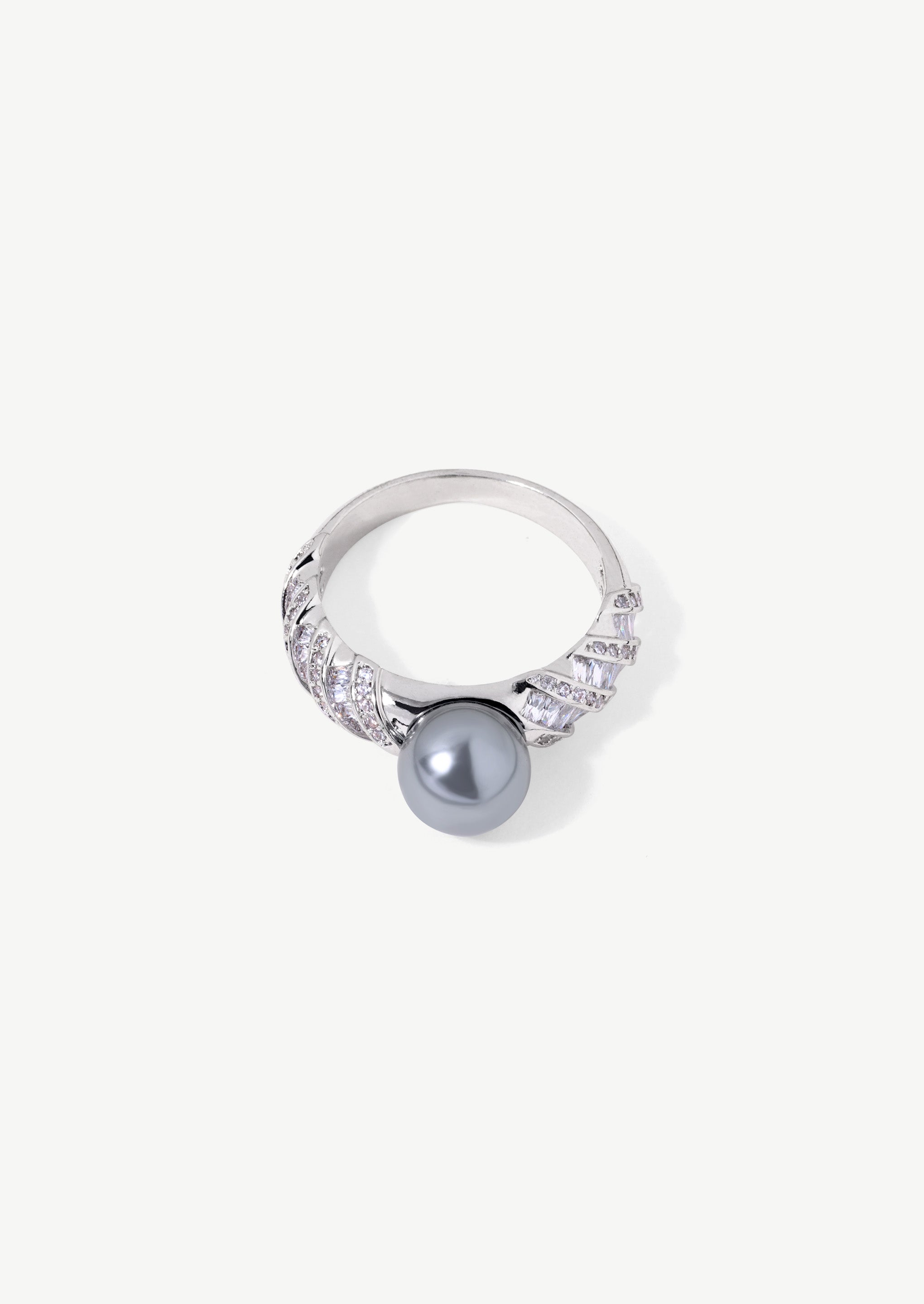 Croissant Pearl Ring