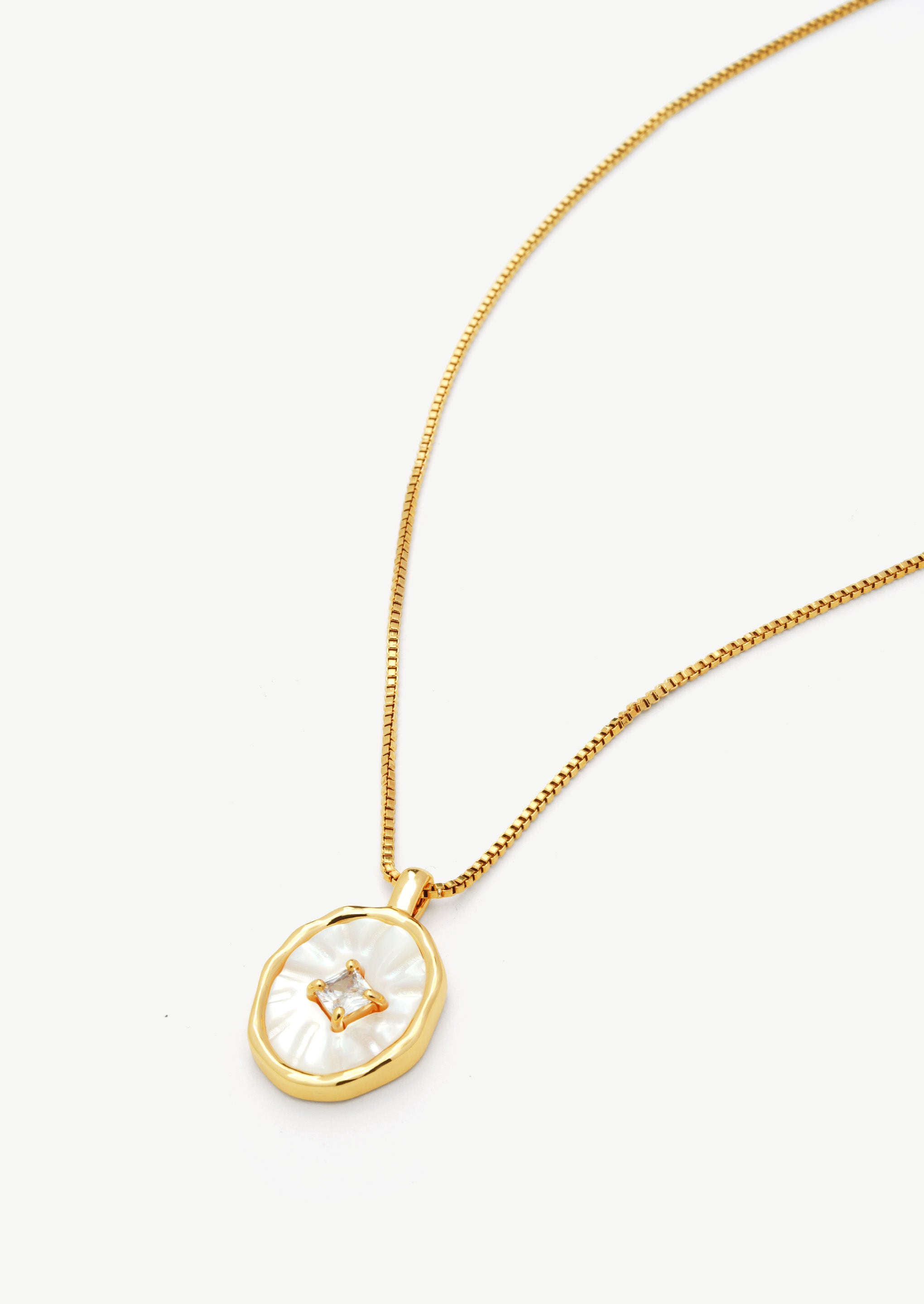 Shell Pendant Necklace