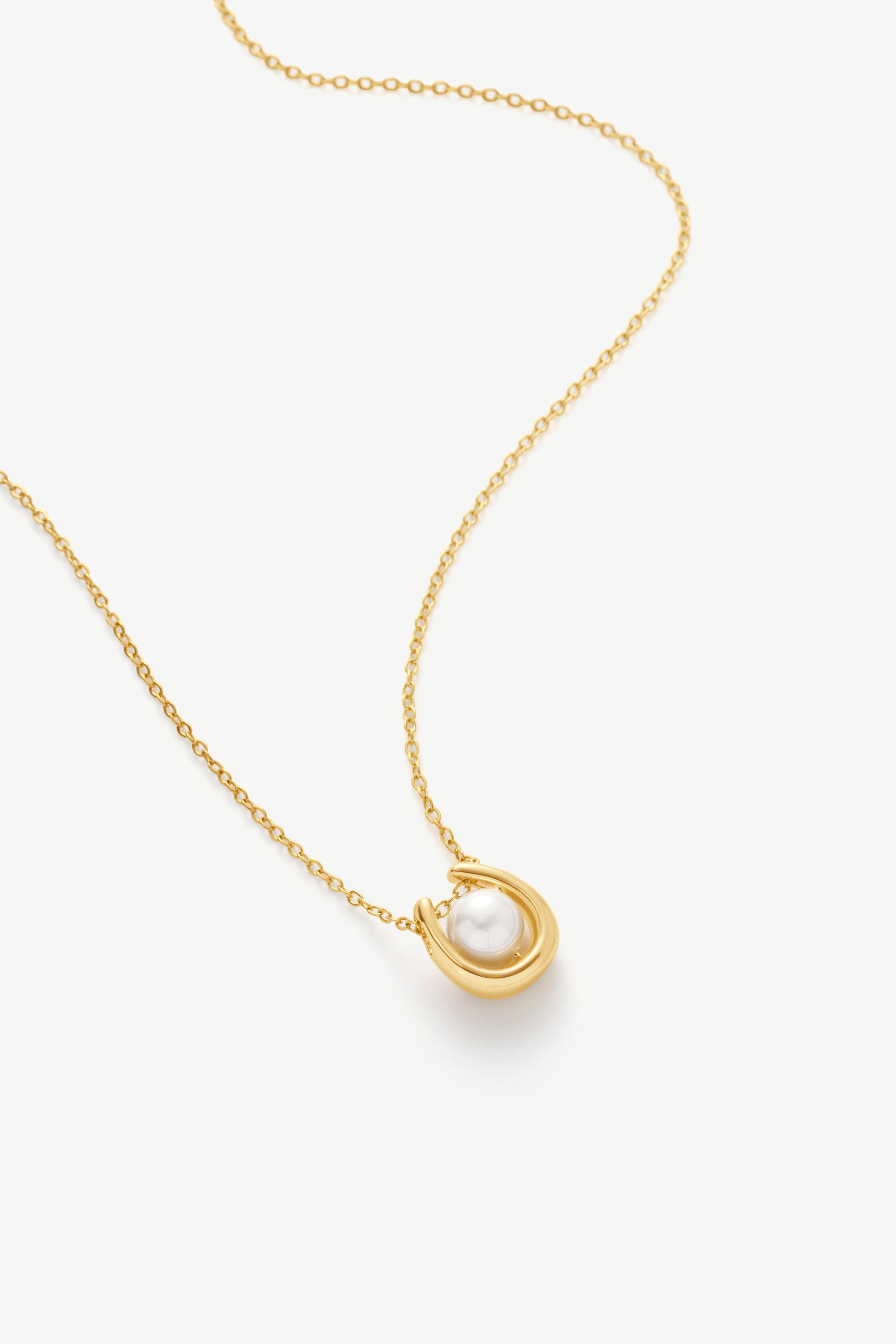 Horseshoe Pearl Pendant Necklace