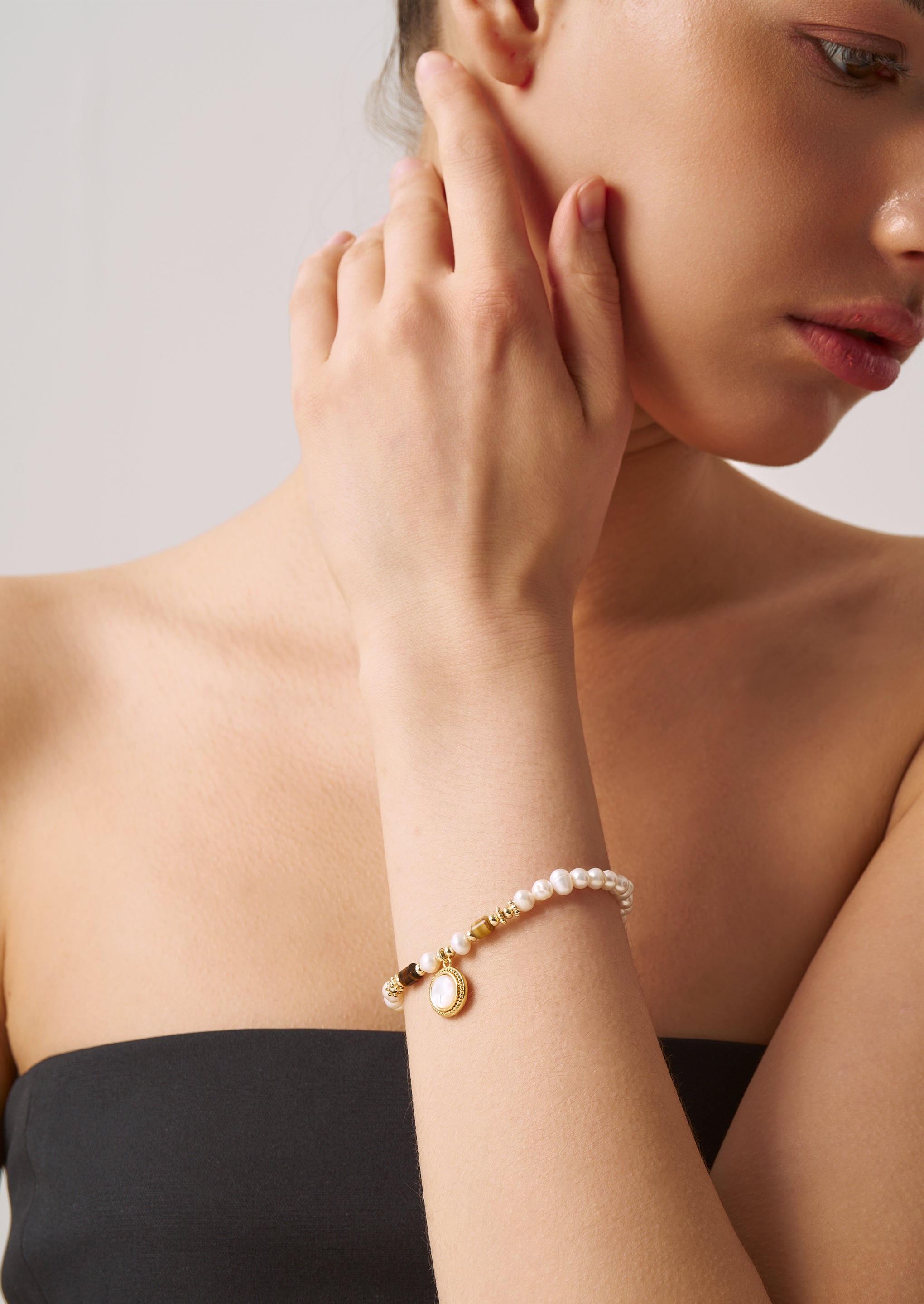 Shell Pearl Bracelet