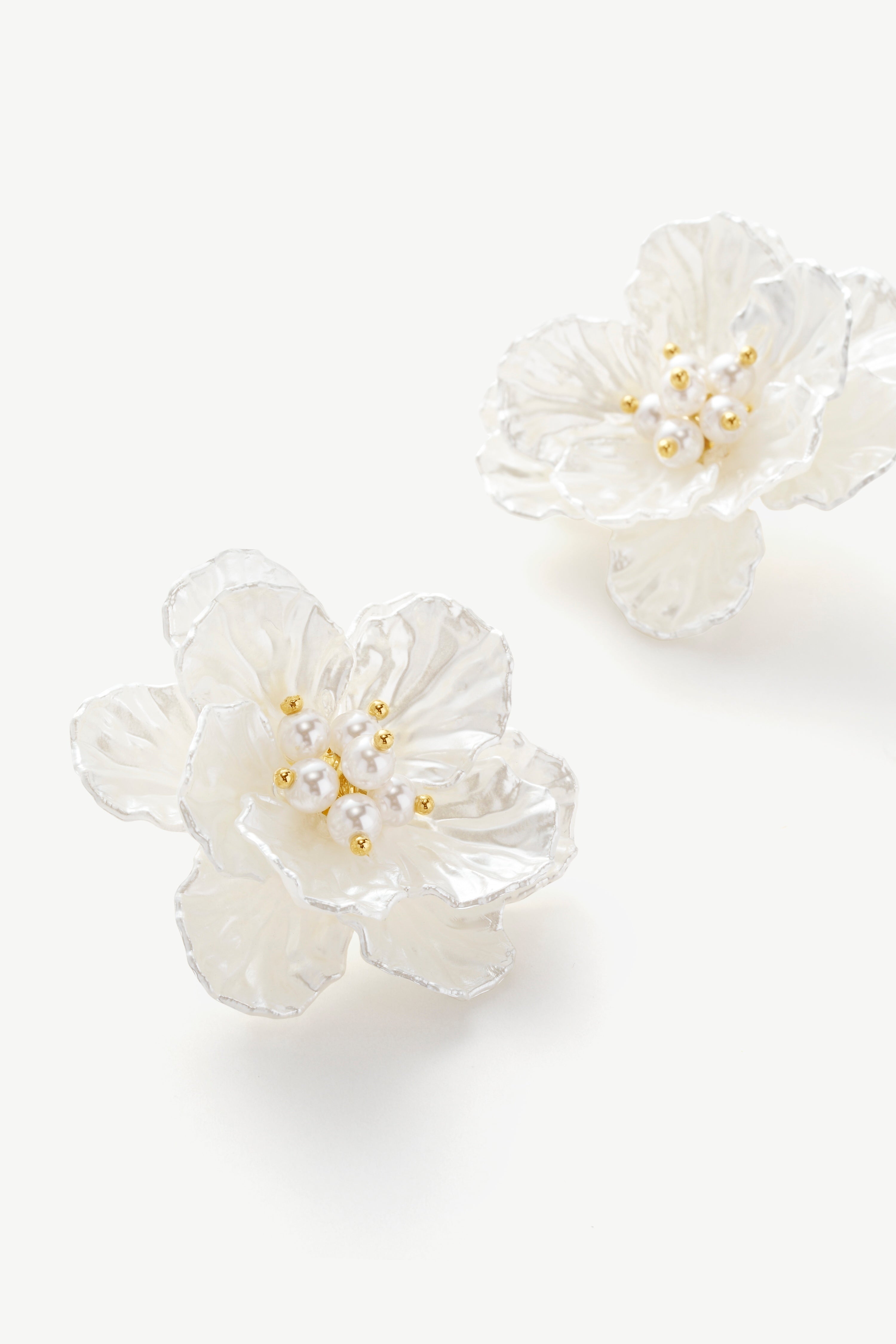 Petal Pearl Flower Earrings