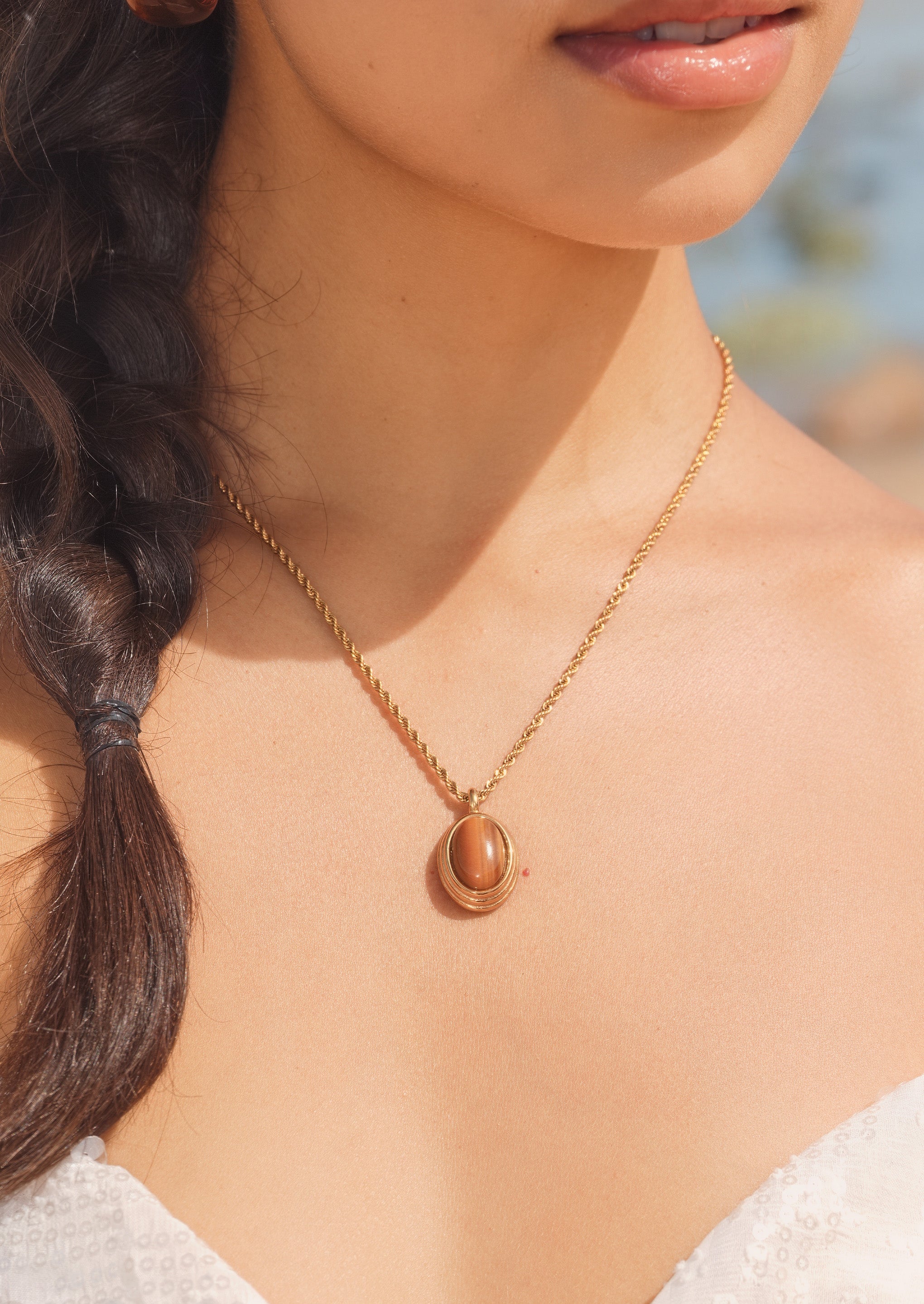 Brown Oval Pendant Necklace