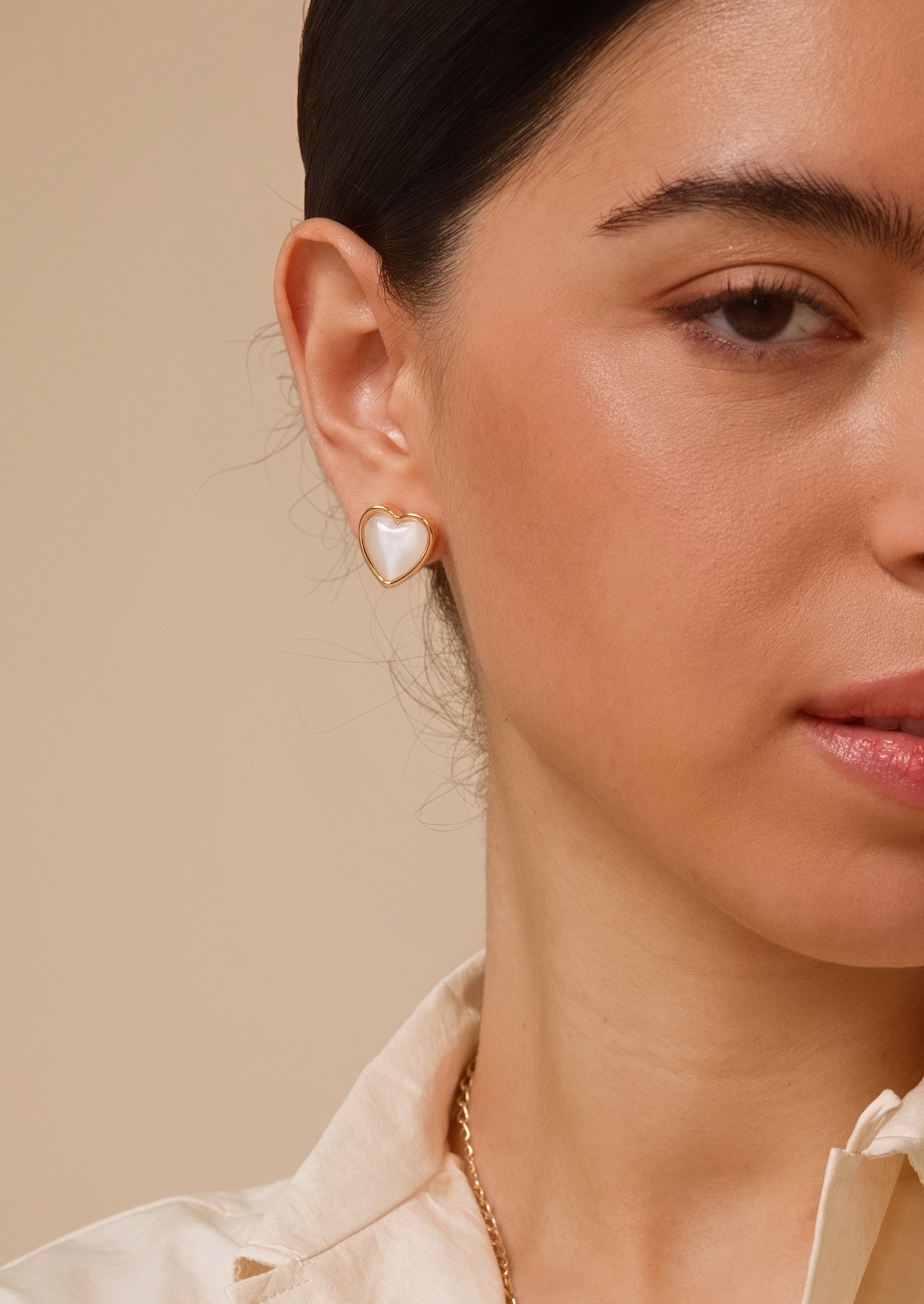 Cat's Eye Heart Stud Earrings