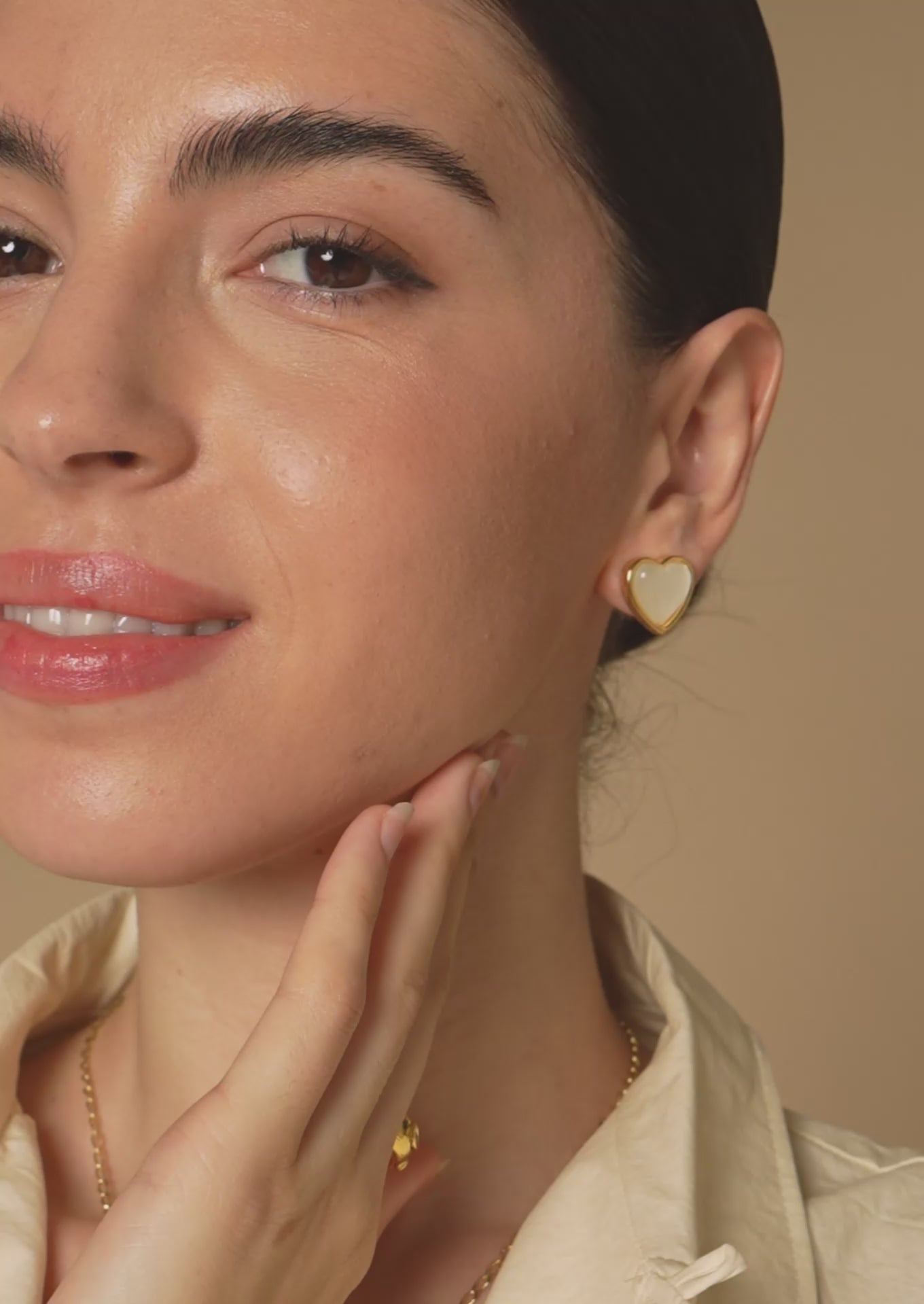 Cat's Eye Heart Stud Earrings